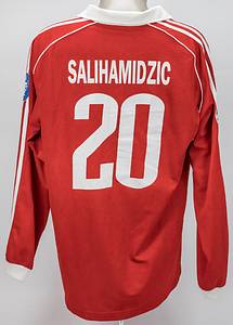 Original match worn / issued Spielertrikot vom FC Bayern  München mit der Nummer 20. Getragen von Hasan Salihamidzic in einem Spiel der UEFA-Champions League in der Saison 2005/2006. Salihamidzic ist 42-facher Nationalspieler von Bosnien Herzegowina ,Weltpokalsieger und Champions League-Sieger 2001. Status:ABC. - Bild 3