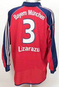 Original match worn Spielertrikot vom FC Bayern München mit der Rückennummer 3. Getragen von Bixente Lizarazu am 18.03.200 im Spiel der Fußball Bundesliga gegen Hertha BSC Berlin. Hertha - Bayern 1:1. Lizarazu ist Fußball Weltmeister 1998 und Europameister 2000 mit Frankreich. Status:AAC. - Bild 3
