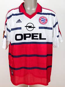 Original match worn Spielertrikot vom FC Bayern München mit der Rückennummer 24. Getragen von Ali Daei am 22.08.1998 im Spiel der Fußball Bundesliga gegen den MSV Duisburg. Bayern - Duisburg 3:1. Ali Daei ist 149-facher Nationalspieler vom Iran. Status:AAB. - Bild 2