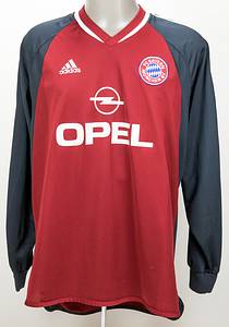 Original match worn Spielertrikot vom FC Bayern München mit der Rückennummer 8. Getragen von Nico Kovacs am 02.12.2001 im Spiel der Fußball Bundesliga gegen Hertha BSC Berlin. Hertha - Bayern 2:1. Nico Kovacs ist 83-facher Nationalspieler von Kroatien. Status:AAB. - Bild 2