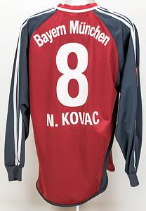 Original match worn Spielertrikot vom FC Bayern München mit der Rückennummer 8. Getragen von Nico Kovacs am 02.12.2001 im Spiel der Fußball Bundesliga gegen Hertha BSC Berlin. Hertha - Bayern 2:1. Nico Kovacs ist 83-facher Nationalspieler von Kroatien. Status:AAB. - Bild 3
