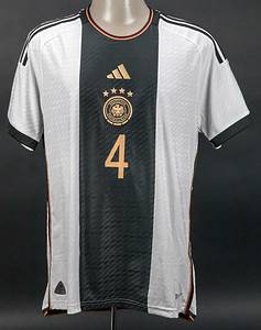 match worn football shirt Germany 2023 - Original match-worn/issued DFB player jersey with the number 4. Worn by Jonathan Tah on September 12, 2023, in a friendly against France. Germany - France 2:1. Status: AAB --Short-sleeved jersey; size 54; DFB logo, 4 World Cup stars, and adidas logo rubberized; player name and number (front and back) rubberized; 'Deutschland' lettering on the back of the collar and 'Die Mannschaft' lettering on the inside of the collar rubberized; adidas Heat.Rdy. Comes from the collection of a DFB employee. Condition: A - Bild 2