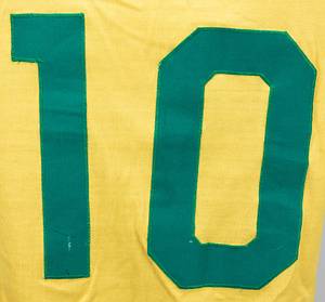 Brasilien - Trikot 1971  | Original Spielertrikot von Brasilien mit der Rückennummer 10. Mit Original Autograph " do amigo Pele" von Pele auf der Vorderseite. Trikot wurde 1971 signiert!. - Bild 6
