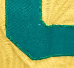 original football shirt Brazil, Pele signed 1971 - Original Brazil player jersey with the number 10. With Pele's original autograph "do amigo Pele" on the front. The jersey was signed in 1971! --Short-sleeved jersey; size approx. L; embroidered federation logo, three championship stars, and back number; Athleta. Pele gave original signed Brazilian national team jerseys to good friends or on special occasions. Most of these jerseys were given away by him on the occasion of his farewell game in 1971. A very fine piece from one of the best and most popular players in football history. --From the collection of a journalist who knew Pele personally since 1957! Condition: A- - Bild 8