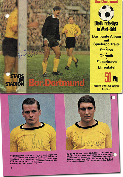Sorry, no english description is available. ... Stars im Stadion: Bor. Dortmund. Small german - 14 Seiten, 17x13 cm, Broschur, Farbfotos, Ehapa-Verlag, Stuttgart 1966. Condition: C.....Dortmund-Heftchen der seltenen kleinen Vereinsheftchen „Die Bundesliga in Wort + Bild“ mit farbigen Spielerporträts und Mannschaftsfoto. Jedes Heft behandelt ausschließlich eine Bundesligamannschaft. Innen 10 Bilder signiert. (Signaturen von Kwiatkowski, 3x Kurrat, 3x Redder, Wessel, 2x W.Strum, Cyliax, 2x Geissler, 2x Assauer, 2x Paul, 2x Emmerich, Held, Tilkowski, Schmidt,  --gelocht.