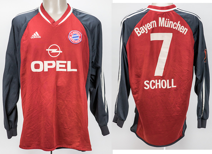 Original match worn Spielertrikot vom FC Bayern München mit der Rückennummer 7. Getragen von Mehmet Scholl in einem Spiel der Fußball Bundesliga in der Saison 2001/2002. Scholl ist Fußball Europameister 1996. Status:ABC.