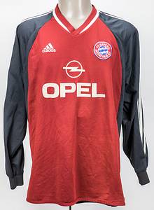 Original match worn Spielertrikot vom FC Bayern München mit der Rückennummer 7. Getragen von Mehmet Scholl in einem Spiel der Fußball Bundesliga in der Saison 2001/2002. Scholl ist Fußball Europameister 1996. Status:ABC. - Bild 2