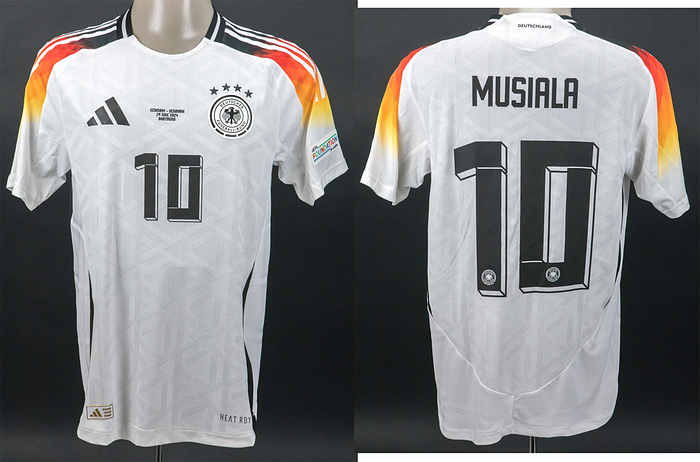 Original match worn / issued Spielertrikot von Deutschland mit der Rückennummer 10. Getragen von Jamal Musiala am 29.06.2024 im Achtelfinale der Fußball Europameisterschaft gegen Dänemark.  Deutschland - Dänemark 2:0. Status:AAB.