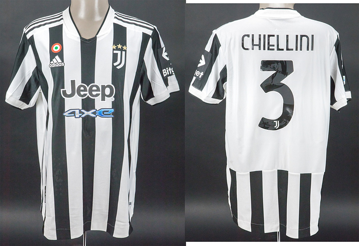 Original match worn / isseud Spielertrikot von Juventus Turin mit der Rückennummer 3. Getragen von Giorgio Chillini am 29.09.2021 im Spiel der UEFA Champions League gegen den FC Chelsea. Juve - Chelsea 1:0. Chillini ist Fußball Europameister 2021. Status:ABC.