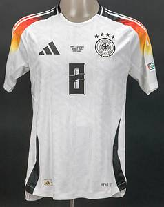 Original match issued Spielertrikot von Deutschland mit der Rückennummer 8. Vorbereitet für Toni Kroos am 05.07.2024 im Viertelfinale der Fußball Europameisterschaft gegen Spanien. Spanien - Deutschland 2:1 n.V. Kroos ist Fußball Weltmeister 2014. Status:AAB Das letzte Länderspieltrikot von Toni Kroos!!!. - Bild 2