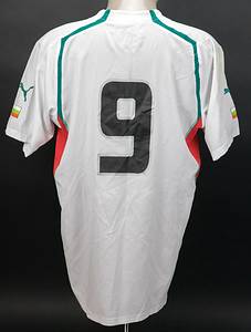 Original match worn Spielertrikot von Bulgarien mit der Rückennummer 9. Getragen von Dimitar Berbatov in einem Freundschaftsspiel für die bulgarische Fußball Nationalmannschaft in der Saison 2004/2005. Status:ABC. - Bild 3
