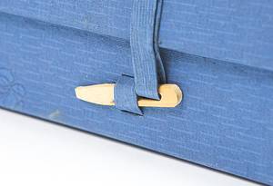 Olympic Games Seoul 1988 Official Report Englisch - Edition. 2 Volumes. 800 pages, 39x28 cm. Decorative silk cover, gold embossed. In original plastic case (case shows signs of use). Condition: A-B - Bild 6