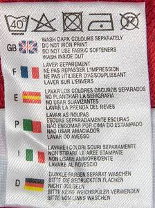 Original match worn / issued Spielertrikot von Manchester City mit der Rückennummer 18. Getragen von Michael 'Tanne' Tarnat in einem Spiel der englischen Premier League in der Saison 2003/2004. Tarnat ist 19-facher Nationalspieler von Deutschland. Trikot mit original Widmung und Signatur von Tarnat auf der Vorderseite. Status:ABB. - Bild 12