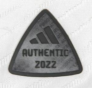 match worn football shirt Germany 2022/2023 - Original match-worn / issued Germany shirt with the number 10. Worn by Serge Gnabry on September 23, 2022, in the Nations League group match against Hungary. Germany - Hungary 0:1. Status: AAB --Short-sleeved jersey; size 48; DFB logo, 4 World Cup stars, and adidas logo rubberized; player name and number (front and back) rubberized; 'Deutschland' lettering on the back of the collar and 'Die Mannschaft' lettering on the inside of the collar rubberized; jersey has signs of wear (stains); with Nations League logo patch and UEFA Foundation for Children patch; adidas Heat.Rdy. Jersey comes from a DFB employee Condition: A- - Bild 8