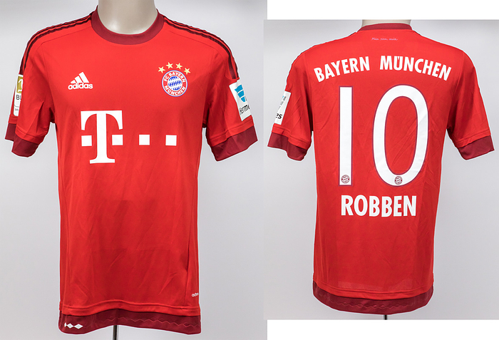 Original match worn Spielertrikot vom FC Bayern München mit der Rückennummer 10. Getragen von Arjen Robben am 05.03.2016 im Spiel der Fußball Bundesliga gegen Borussia Dortmund. BVB - Bayern 0:0. Robben ist 96-facher Fußball Nationlspieler von den Niederlande. Status:AAB.