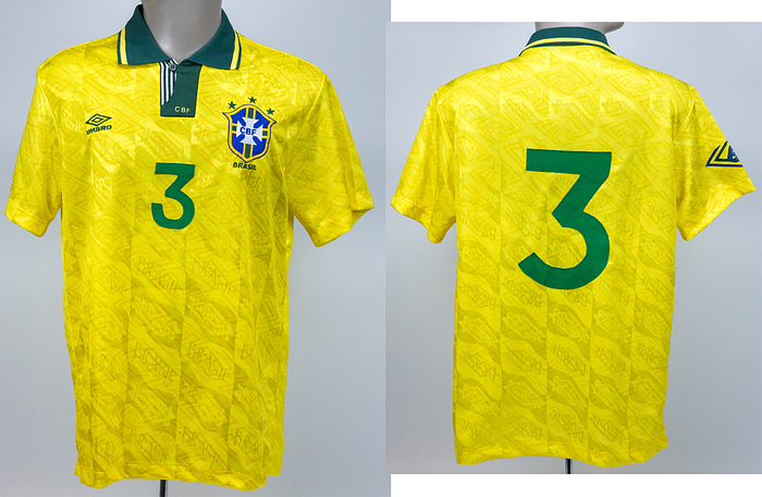 Original match worn Spielertrikot von Brasilien mit der Rückennummer 3. Getragen im Freundschaftsspiel am 16.12.1992 gegen Deutschland. Brasilien - Deutschland 3:1. Tauschtrikot eines deutschen Nationalspielers. Status:AAC.