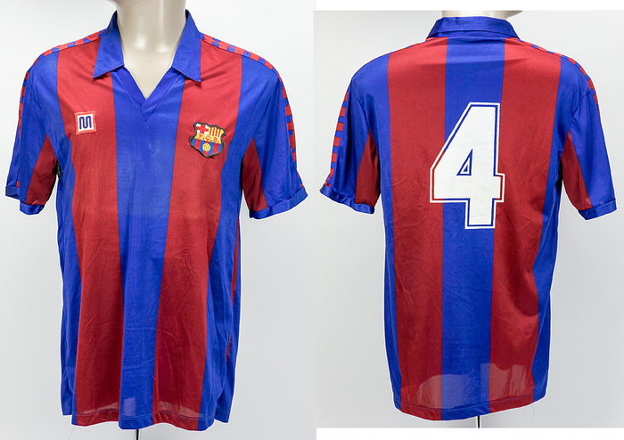 Original match worn Spielertrikot vom FC Barcelona mit der Rückennummer 4. Getragen von Julio Alberto am 20.08.1985 im Vorrundenspiel des Juan-Gamper-Tournament gegen Rapid Wien. Barca - Rapid 3:0. Tausch-Trikot von Peter Pacult.Status:AAA.