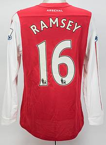 Original match worn Spielertrikot FC Arsenal mit der Rückennummer 16. Getragen von Aaron Ramsey in einem Spiel der englischen Premier League  in der Saison 2011/2012. Ramsey ist 83-facher Nationalspieler von Wales. Mit original COA von Your Heroes & Legends Limited. Status:ABC. - Bild 3