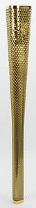 Olympic Games London 2012 Official Torch - Original torch from the Olympic Torch Relay at the Olympic Games London 2012. Alauminium-alloy with a layer of gold, perforated by 8,000 holes. Weight 800 g, lengt 80 cm. Condition: A- - Bild 2