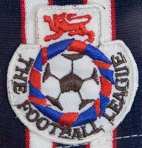 Original match worn Spielertrikot vom FC Arsenal London  mit der Rückennummer 19. Getragen von Ashley Cole am 03.08.1991 im Halbfinale des Makita Cup gegen Panathinaikos Athen. Arsenal - Athen 1:0. Sehr begehrtes Heimtrikot aus der Meister-Saison 1991. Status:AAC. - Bild 4