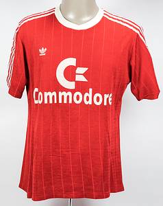 Original match worn Spielertrikot mit der Rückennummer 8. Getragen von Stefan Reuter in einem Spiel der Fußball Bundesliga Saison 1988/1989.  Status:ABB. - Bild 2