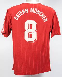 Original match worn Spielertrikot mit der Rückennummer 8. Getragen von Stefan Reuter in einem Spiel der Fußball Bundesliga Saison 1988/1989.  Status:ABB. - Bild 3