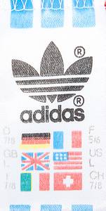 match worn football shirt Bayern Munich 1988/1989 - Original match worn player shirt with number 8. Worn by Stefan Reuter in a game in the 1988/1989 Bundesliga season. : ABB --short sleeve jersey; Size L; adidas logo printed; 'Commodore' flocked advertising imprint; flocked back number and lettering 'Bayern Munich'; Jersey has signs of wear (back number with missing parts, stains); adidas. Jersey comes from the collection of a former Bayern Munich employees Condition: A- - Bild 7