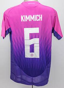 Original match issued/worn Spielertrikot von Deutschland mit der Rückennummer 6. Vorbereitet/Getragen für Joshua Kimmich am 11.10.2024 im Gruppenspiel der UEFA Nations League gegen Bosnien-Herzegowina. Bosnien - Deutschland 1:2. Kimmich ist 99-facher Nationalspieler von Deutschland. Status:AAB. - Bild 3