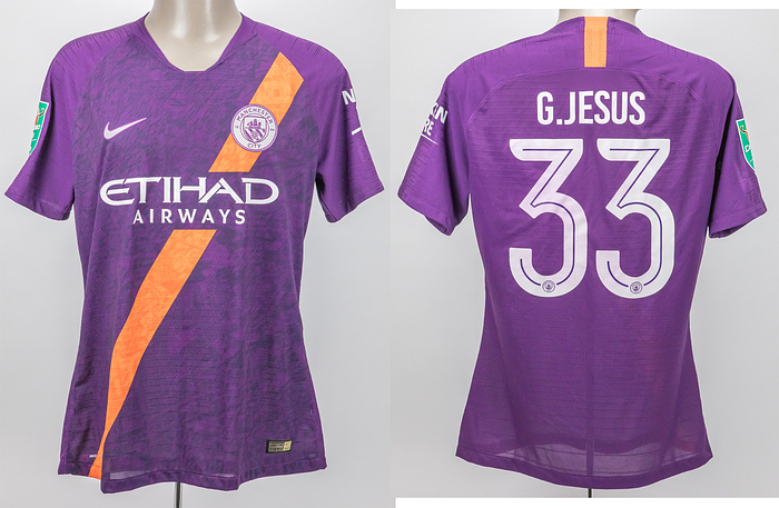 Original match worn / issued Spielertrikot von Manchester City mit der Rückennummer 33. Getragen von Gabriel Jesus am 23.01.2019 im Halbfinale des Carabao Cups (League Cup) gegen Burton Albion FC.  Burton - Man City 0:1. Status:AAC.