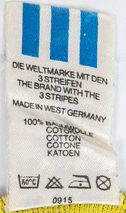 Match worn Footballshirt Borussia Dortmund 1968 - Original match-issued Borussia Dortmund player jersey without a number. Designed for the 1972-1976 Bundesliga season, it comes with the matching Borussia shorts. Status: ACA --Yellow short-sleeved cotton jersey with terry cloth. Thinly flocked Adidas logo. Sewn-on black and yellow Adidas stripes. Size 7/8. Black shorts with black and yellow sewn-on Adidas stripes. Size 7. Printed Adidas logo. --Jersey comes directly from the Werner Weist collection (1949-2019) - Borussia Dortmund 1968-1971 (72/34), Werder Bremen 1971-1977 (145/33), Stuttgarter Kickers (1977-1978; 10/1); 3x DFB U-23 1970 + 1971). The buyer will receive a certificate of authenticity and confirmation from the Weist family regarding the origin of the items. Condition: B - Bild 7