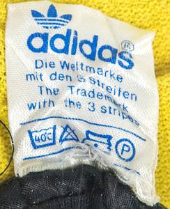 Match worn Footballshirt Borussia Dortmund 1968 - Original match-issued Borussia Dortmund player jersey without a number. Designed for the 1972-1976 Bundesliga season, it comes with the matching Borussia shorts. Status: ACA --Yellow short-sleeved cotton jersey with terry cloth. Thinly flocked Adidas logo. Sewn-on black and yellow Adidas stripes. Size 7/8. Black shorts with black and yellow sewn-on Adidas stripes. Size 7. Printed Adidas logo. --Jersey comes directly from the Werner Weist collection (1949-2019) - Borussia Dortmund 1968-1971 (72/34), Werder Bremen 1971-1977 (145/33), Stuttgarter Kickers (1977-1978; 10/1); 3x DFB U-23 1970 + 1971). The buyer will receive a certificate of authenticity and confirmation from the Weist family regarding the origin of the items. Condition: B - Bild 8