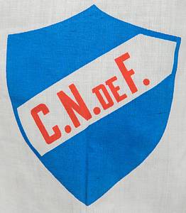 Original match issued Spielertrikot der uruguayischen Spitzenmannschaft Club Nacional de Football (Montevideo) mit der Rückennummer 5 aus der Zeit von 1952 - 1956.  Status:ACA. - Bild 6