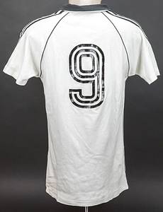 Original match worn / issued Spielertrikot von Deutschland mit der Rückennummer 9. Getragen (vorbereitet) von Horst Hrubesch am 1.1.1981 oder 7.1.1981 bei der Mini-WM Copa de Oro gegen Argentinien oder Brasilien. Hrubesch ist Fußball-Europameister 1980. Status:AAC. - Bild 3