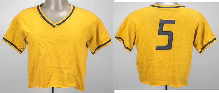 Dortmund, Borussia-Trikot 1967-1971  | Original match worn Spielertrikot von Borussia Dortmund mit der Rückennummer 5 getragen vermutlich von Wolfgang Paul in der Bundesliga - Saison 1968 -1970. Status:ABA Trikot gekürzt!.