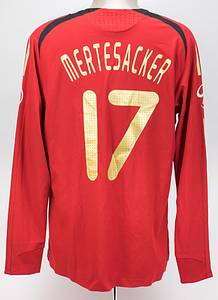 Original match issued Spielertrikot von Deutschland mit der Rückennummer 17. Vorbereitet für Per Mertesacker am 27.05.2008 im Freundschaftsspiel gegen Weissrussland. Deutschland - Belarus 2:2. Mertesacker hat in einem kurzarm-Trikot gespielt und ist Fußball Weltmeister 2014. Status:ABB. - Bild 3