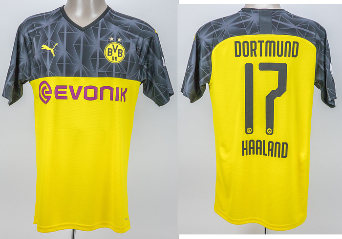 Dortmund, Borussia - Trikot 2020  | Original match worn Spielertrikot von Borussia Dortmund mit der Rückennummer 17. Getragen von Erling Haaland am 04.02.2020 im DFB Pokalspiel Viertelfinale gegen den SV Werder Bremen. Das war Haalands erster Einsatz im DFB-Pokal, er schoß zudem noch ein Tor!  Status:AAB.