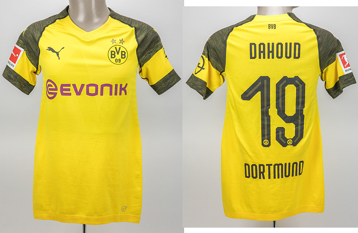 Original match worn / issued Spielertrikot von Borussia Dortmund mit der Rückennummer 19. Getragen von Mahmoud Dahoud am 06.04.2019 im Spiel der Fußball Bundesliga gegen den FC Bayern München; Bayern -  Dortmund 5:0. Status.AAC.
