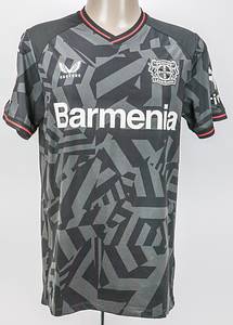 Original match worn Spielertrikot von Bayer 04 Leverkusen mit der Rückennummer 30. Getragen von Jeremy Frimpong in einem Spiel der Fußball Bundesliga in der Saison 2022/2023. Frimpong ist 10-facher Nationalspieler von den Niederlande. Status:ABB. - Bild 2