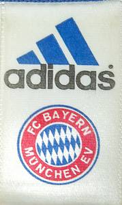 Original match worn Spielertrikot vom FC Bayern München mit der Rückennummer 14. Getragen von Mario Basler in einem Spiel der Fußball Bundesliga in der Saison 1999/2000. Basler ist Fußball  Europameister 1996. Trikot ist Team signiert (mit ca. 23 original Autographen auf der Vorderseite und Basler auf der Rückennummer). Status: ABB. - Bild 14
