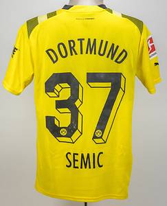 Sorry, no english description is available. ... match worn football shirt Borussia Dortmund 2022 -  Condition: A-.....Trikot kurzarm; Größe M; Vereins-Logo, 2 Meistersterne und Puma-Logos gestickt; Werbeaufdruck 'evonik', Rückennummer, Spielername und Schriftzug 'Dortmund' gummiert; Schriftzug 'Borussia verbindet' auf Kragenrückseite gummiert; Trikot ist ungewaschen und hat Gebrauchsspuren (Flecken); mit BL Patch und Rowe Motor Oil Patch; Puma DryCell. - Bild 3