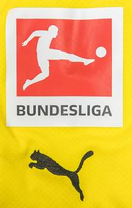 Sorry, no english description is available. ... match worn football shirt Borussia Dortmund 2022 -  Condition: A-.....Trikot kurzarm; Größe M; Vereins-Logo, 2 Meistersterne und Puma-Logos gestickt; Werbeaufdruck 'evonik', Rückennummer, Spielername und Schriftzug 'Dortmund' gummiert; Schriftzug 'Borussia verbindet' auf Kragenrückseite gummiert; Trikot ist ungewaschen und hat Gebrauchsspuren (Flecken); mit BL Patch und Rowe Motor Oil Patch; Puma DryCell. - Bild 7
