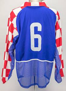 Original match worn / issued Spielertrikot von Kroatien mit der Rückennummer 6. Getragen von Boris Zivkovic am 19.11.2003 im Relegationsspiel zur UEFA Euro 2004 gegen Slowenien. Slowenien - Kroatien 0:1. Status:AAC. - Bild 3