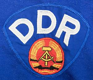 Original match worn / issued Spielertrikot von der DDR mit der Rückennummer 9. Getragen in einem Freundschaftsspiel für die DDR Fußball Nationalmannschaft ca. 1980. Status:ACC. - Bild 4