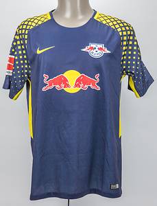 Sorry, no english description is available. ... match worn football shirt RB Leipzig 2017/2018 -  Condition: A-.....Auswärts-Trikot kurzarm; Größe L; Vereins-Logo,geflockt; Nike-Logo gestickt; Werbeaufdruck Red Bull-Logo gummiert; Rückennummer, Spielername und Schriftzug 'RB Leipzig' gummiert; mit BL Patch und CG Gruppe AG Patch: Nike Dri-Fit. Trikot kommt von einem Mitarbeiter von Eintracht Frankfurt. - Bild 2