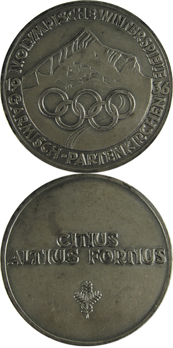IV.Olympische Winterspiele Garmisch-Partenkrichen 1936. Offizielle Teilnehmermedaille. Bronze, versilbert, Gewicht 84 Gramm. 6 cm.