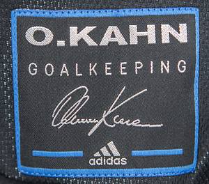 München, Bayern - 2002/2003  | Original match worn Torwart-Trikot von Bayern München mit der Rückennummer 1. Getragen von Oliver Kahn in einem Spiel der UEFA Champions League in der Saison 2002/2003. Kahn ist Fußball-Europameister 1996 und Vize-Weltmeister 2002. Status:ABB. - Bild 9