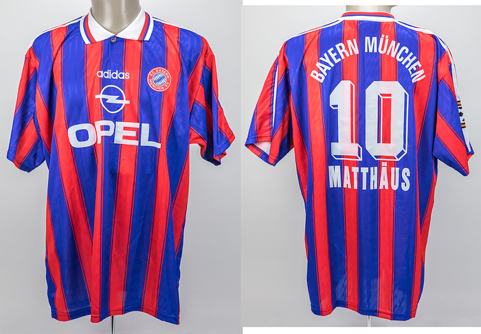 match worn football shirt Bayern Munich 1996/1997 - Original match-worn FC Bayern Munich shirt with the number 10. Worn by Lothar Matthäus in a Bundesliga match during the 1996/1997 season. Matthäus was a 1990 World Cup winner, runner-up in the 1982 and 1986 FIFA World Cups, and a 1980 European Championship winner. Status: ABB --Short-sleeved jersey with button placket; size XL; flocked club logo; embroidered adidas logo; flocked Opel advertising print; flocked player name, number, and Bayern Munich lettering; jersey has minor signs of wear; with BL patch; adidas. Jersey comes from the collection of a former Bayern Munich manager. Condition: A-