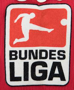 Sorry, no english description is available. ... match worn football shirt Bayer Leverkusen 2003 -  Condition: A-.....Trikot kurzarm mit Innenhemd (Double Layer); Größe XL, Vereins-Logo und adidas-Logo gummiert; Werbeaufdruck 'RWE' gummiert; Spielername, Rückennummer und Schriftzug 'Bayer Leverkusen gummiert; Innenhemd aus Netzstoff; Netzstoff seitlich eingelassen; mit BL Patch; Trikot hat Gebrauchsspuren (Fehlstellen in der Rückennummer und im Namen, Fäden gezogen); adidas climacool. Der Einlieferer hat dieses trikot direkt von Berbatow erhalten. - Bild 5