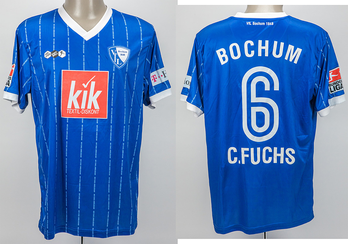 Sorry, no english description is available. ... match worn football shirt VfL Bochum 2008/2009 -  Condition: A-.....Trikot kurzarm; Größe L; Vereins-Logo geflockt; Do You Football-Logo gummiert; Werbeaufdruck 'kik Textil-Diskontt' geflockt; Schriftzug 'VfL Bochum 1848' auf Kragenrückrseite gummiert; Spielername, Rückennummer und Schriftzug 'Bochum' gummiert; Trikot hat geringe Gebrauchsspuren und Schriftzeilen 'wir sund unbeugsam!'; mit BL Patch und -T---Home- Patch; Do You Football.