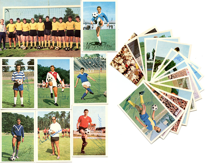 22 verschiedene Sammelbilder von Bergmann (18x Fußball 1967/68, 1x Bundesliga 68/69; 1x Sportbild 68; 2x Tore, Punkte Meisterschaft 69/70) mit Originalsignaturen der Spieler, 6,5x9,5cm, 10,5x7,5 und 14,5x10,5 Karton.